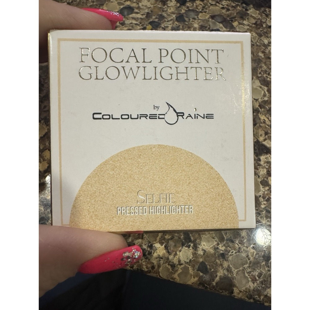 Coloured Raine Highlighter Focal Point Glowlighter SELFIE‎ Pressed Travel Size